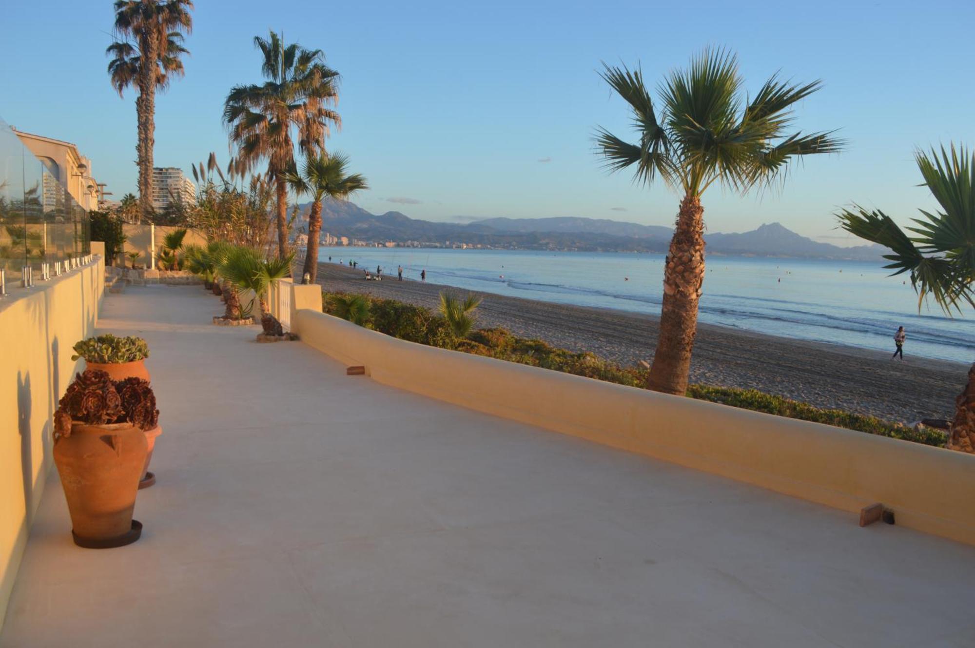Espectacular Apartamento A Pie De Playa En Chalet Roquetes Alicante Luaran gambar
