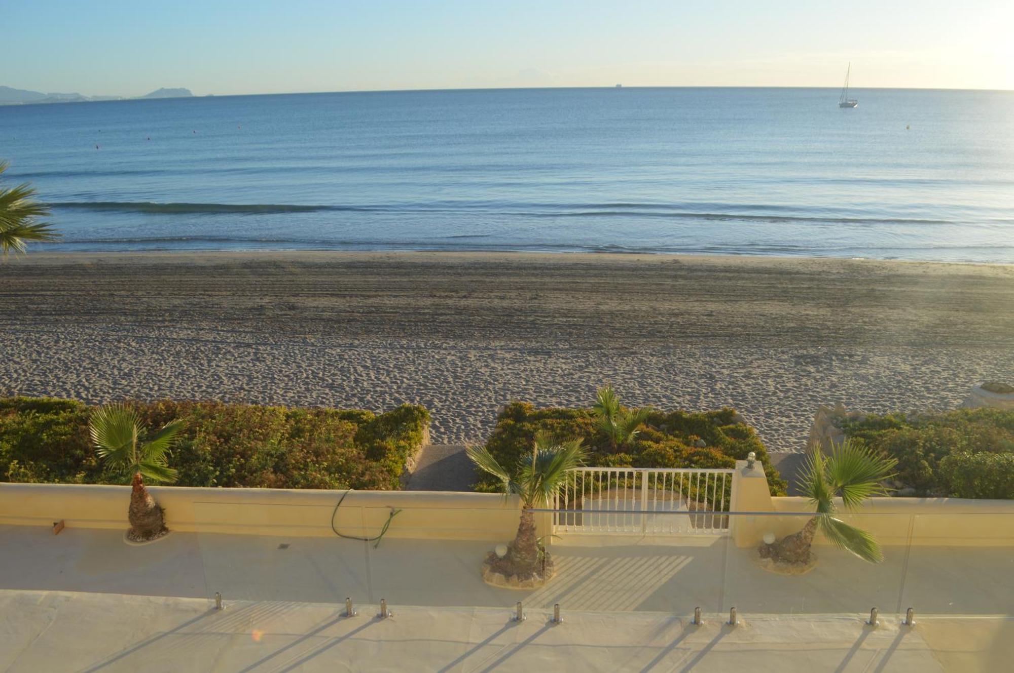 Espectacular Apartamento A Pie De Playa En Chalet Roquetes Alicante Luaran gambar